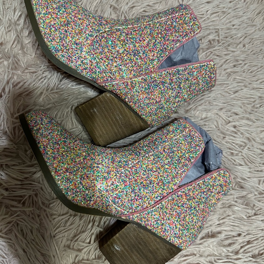 Not Rated Chunky High Heel. Never Worn! Too big for me!